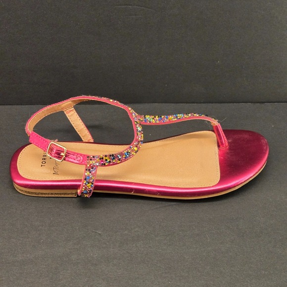 New Torrid x Betsey Johnson Sandals Magenta Rainbow Rhinestone T-Strap 9WW Wide - Picture 7 of 11